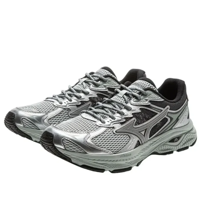 MIZUNO Racer V2 « Dark Sliver »