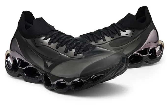 Mizuno x Sorayama Wave Prophecy « Black »