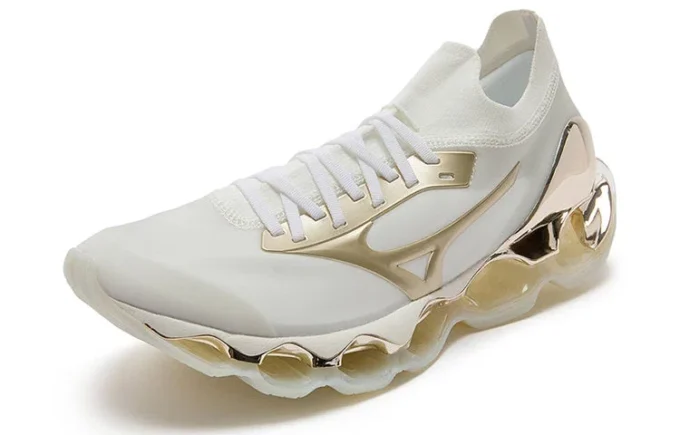 Mizuno x Sorayama Wave Prophecy « White Grey Gold »