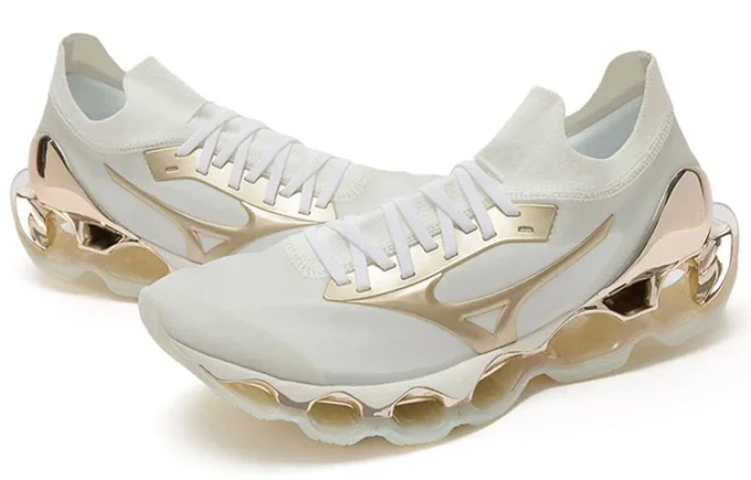 Mizuno x Sorayama Wave Prophecy « White Grey Gold »