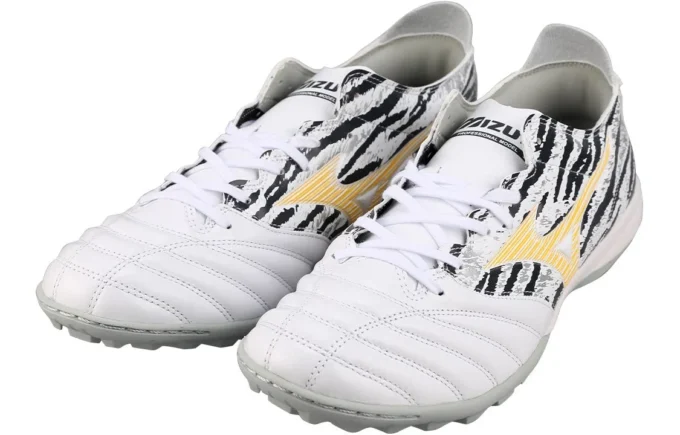 Morelia Neo 3 « White Black »